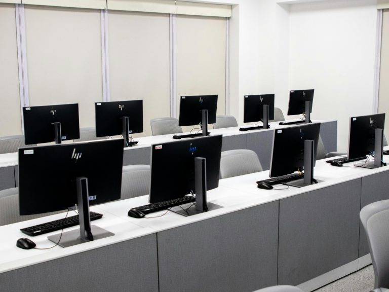 Modern Computer Facilities in Gandhidham